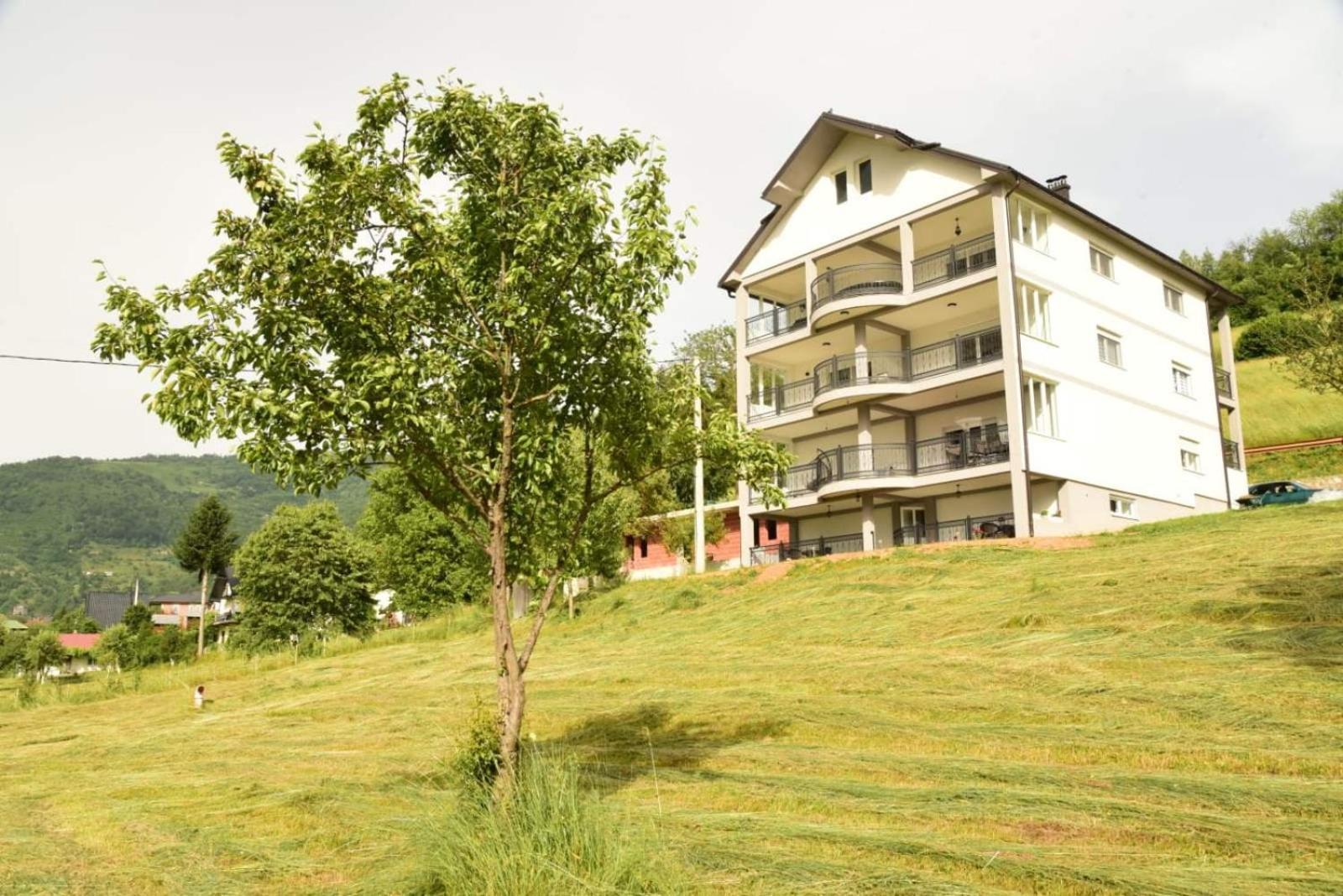 Lmm Apartmani Plav Bagian luar foto